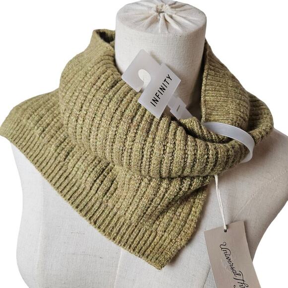 NEW‎ Universal Thread Ribbed Infintity Scarf Snood Neck Warmer OS Green NWT - Picture 1 of 6